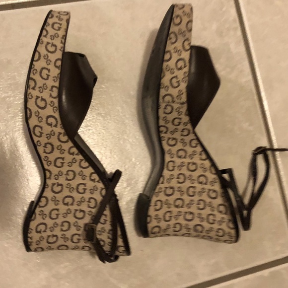 SALE! βοΈ GUESS brown leather platform wedges π - Picture 12 of 12